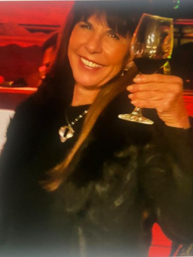 SIMONE DE OLIVEIRA SURJUS