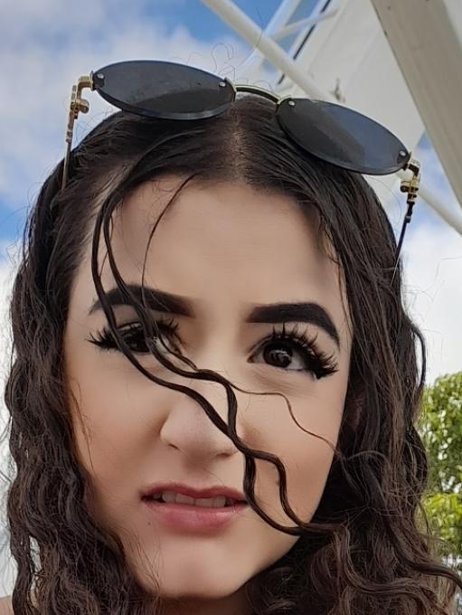 EMELLY FERNANDA MACHADO